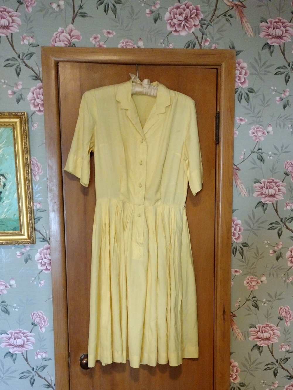 Classic Yellow Button-Front Pleated Women's Dress